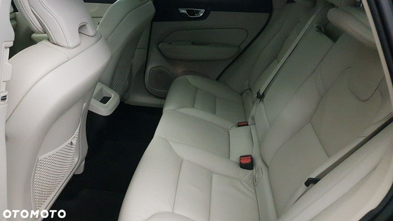 Volvo XC 60 - 21