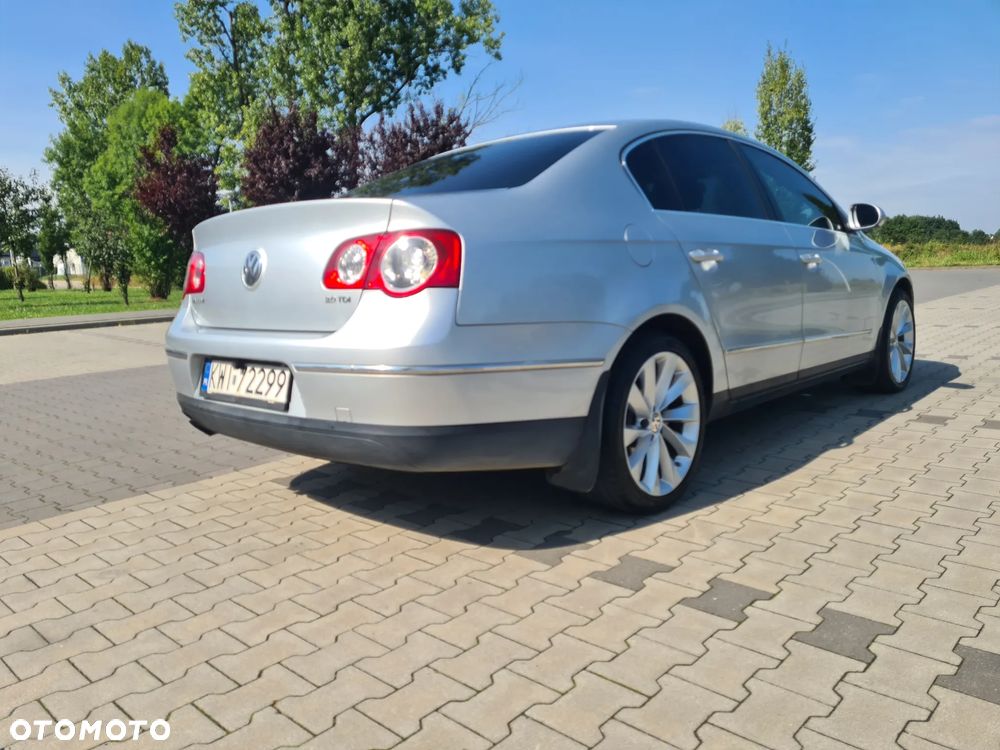 Volkswagen Passat 2.0 TDI Highline DSG - 8