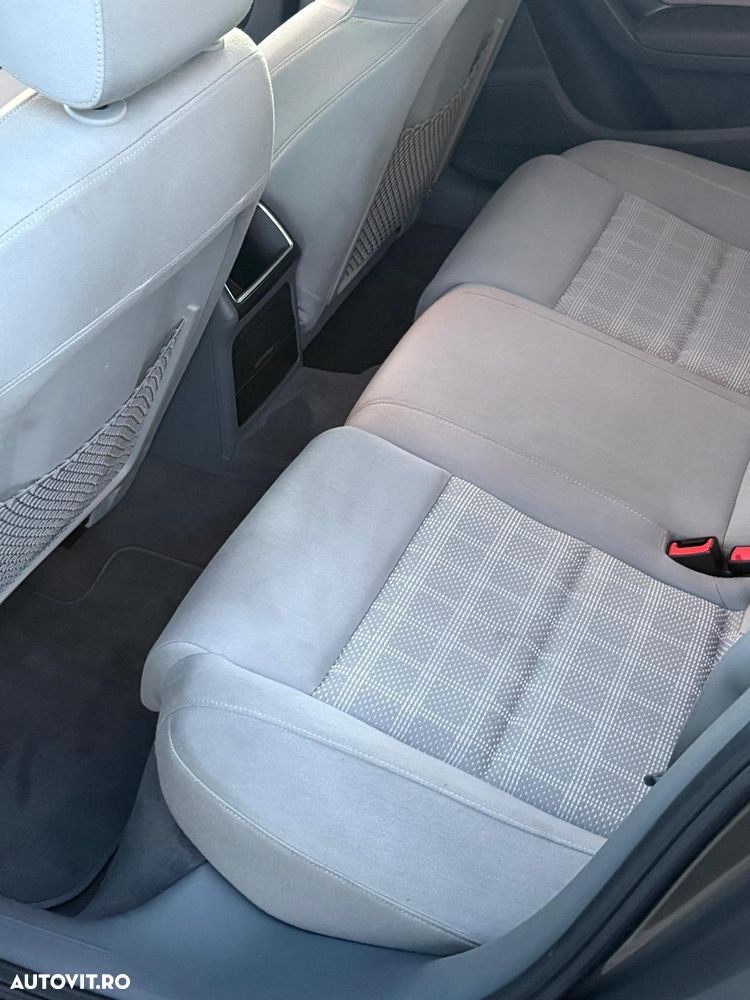 Audi A4 Avant 2.0 TDI DPF clean diesel multitronic Attraction - 9