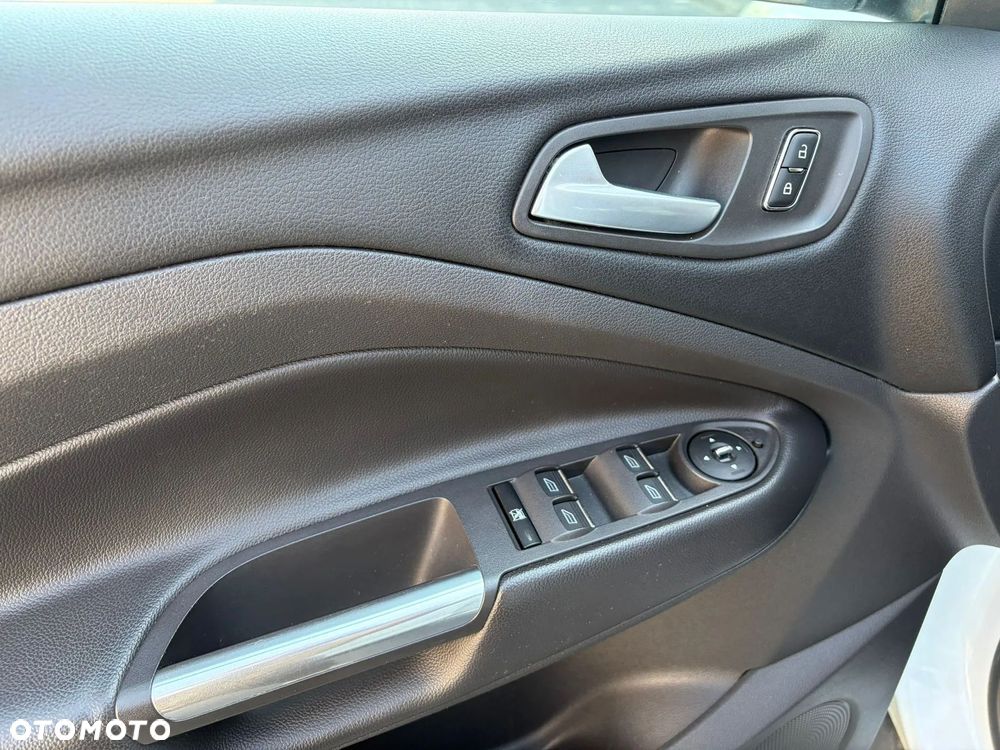 Ford Kuga - 22
