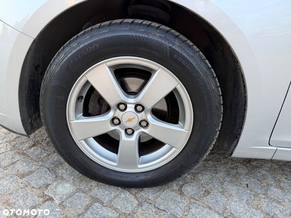 Chevrolet Cruze 1.6 LT - 24