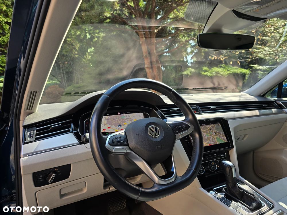 Volkswagen Passat Variant 2.0 TDI EVO Elegance DSG - 17