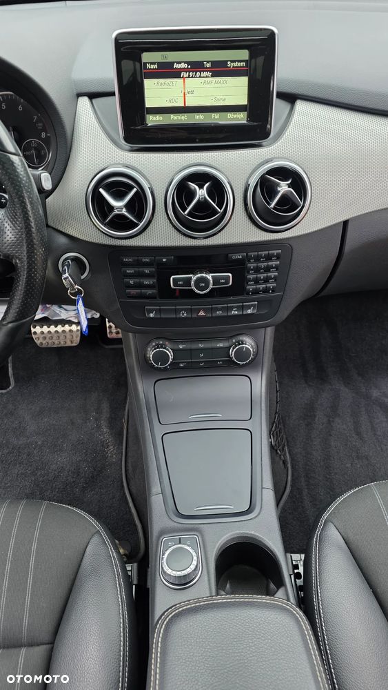 Mercedes-Benz Klasa B 200 7G-DCT Edition - 30
