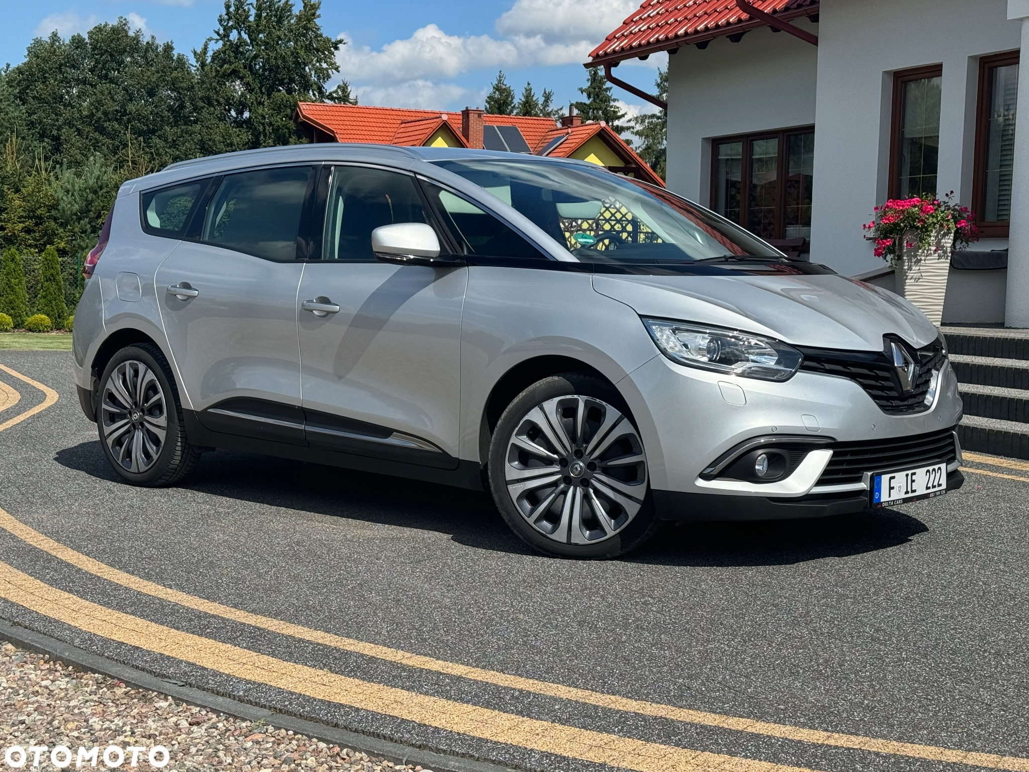 Renault Grand Scenic BLUE dCi 120 LIMITED - 17