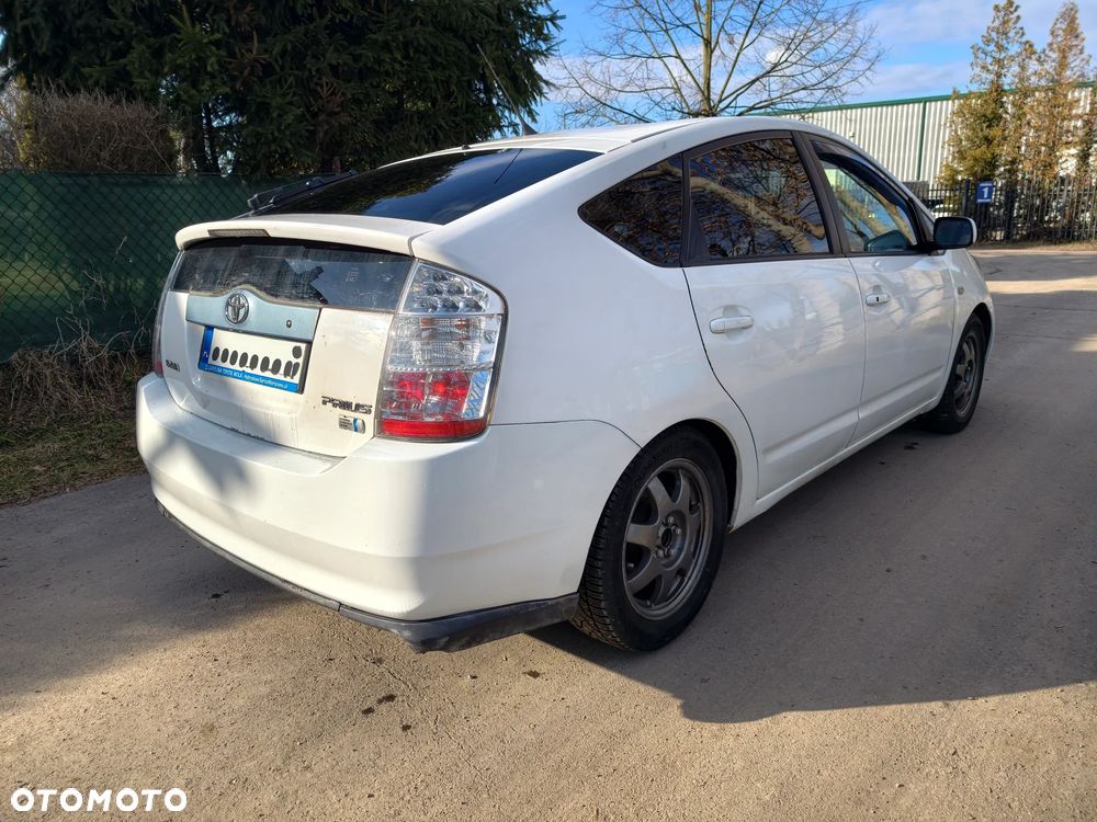 Toyota Prius 1.5 VVT-i Prestige - 3