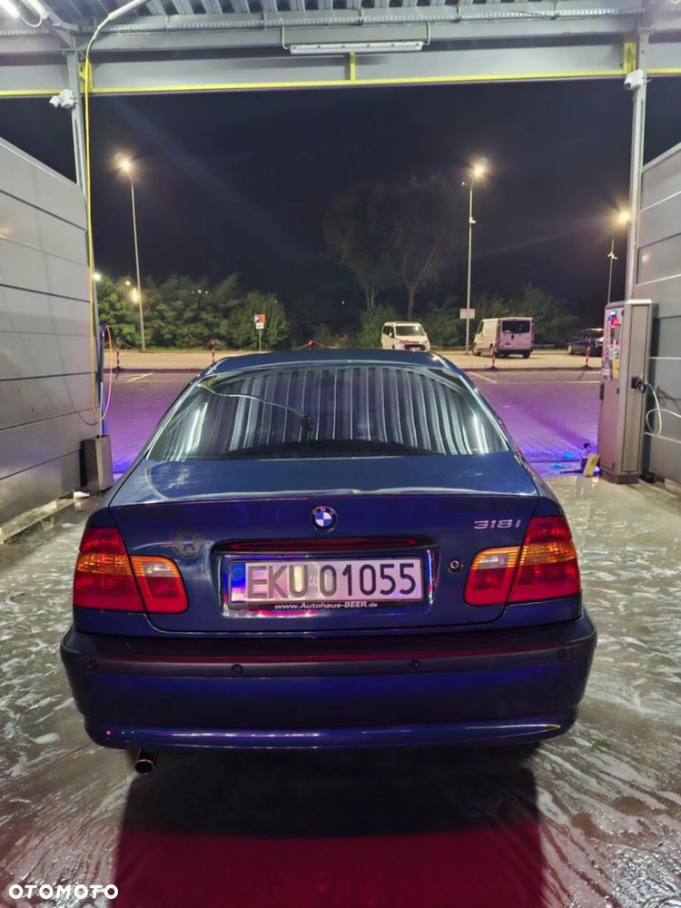 BMW Seria 3 318i - 5