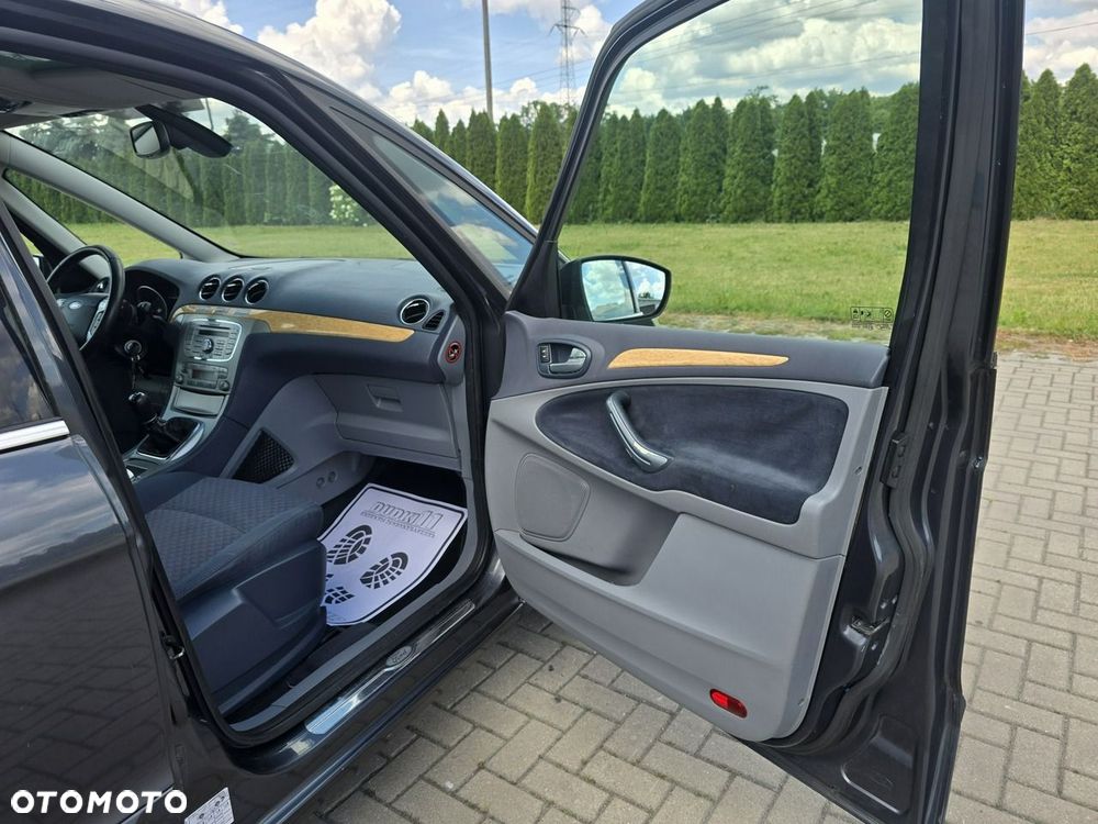Ford Galaxy - 27
