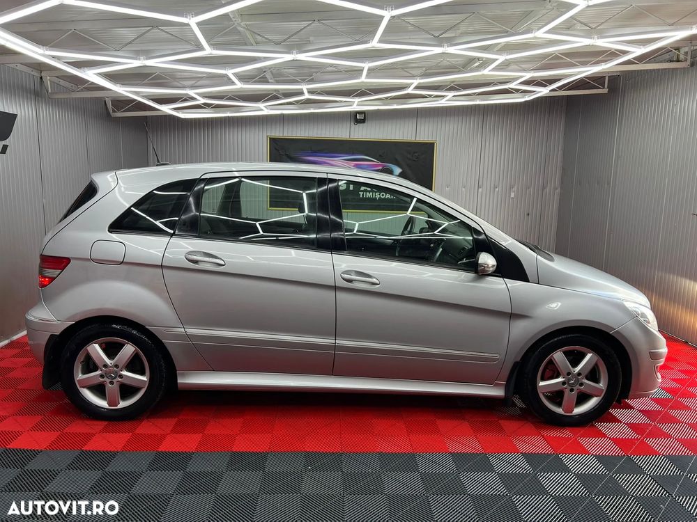 Mercedes-Benz B 180 - 22
