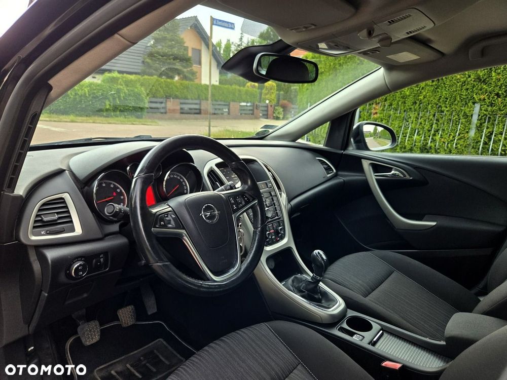 Opel Astra 1.4 T Cosmo EU6 - 9