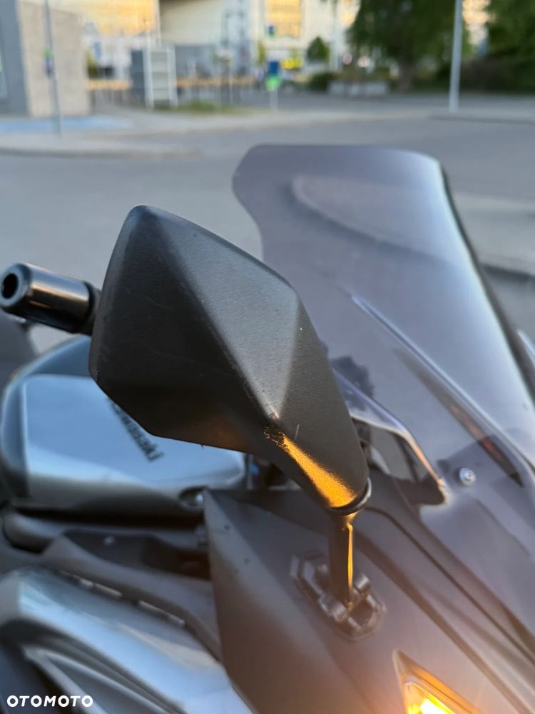 Kawasaki ER - 9