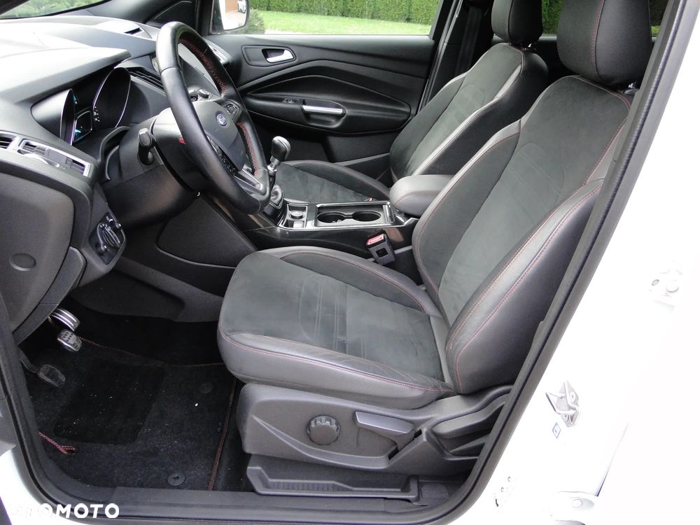 Ford Kuga 1.5 EcoBoost FWD ST-Line X - 13