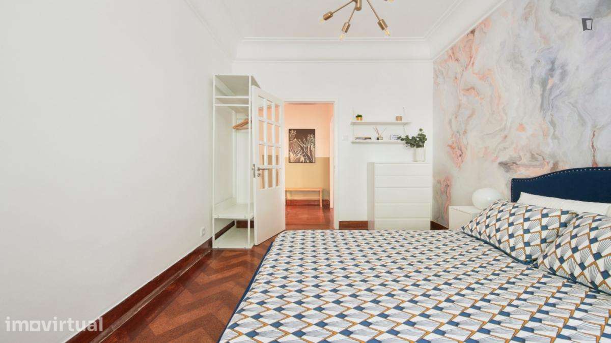 Quarto - localizado em São Sebastião Lisbon - Grande imagem: 4/22