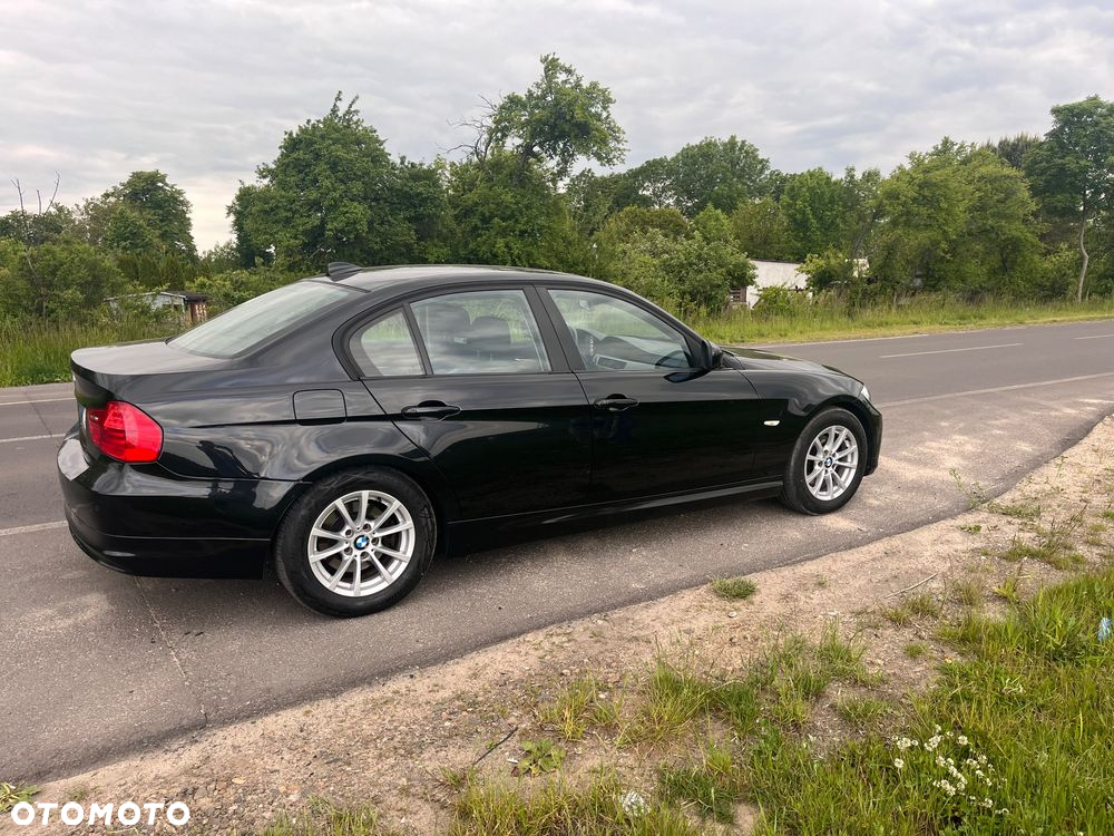 BMW Seria 3 318d - 16