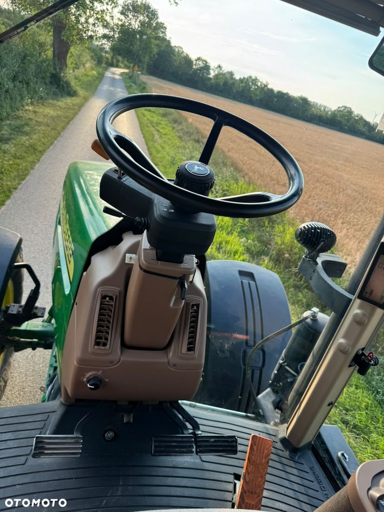 John Deere 7820 - 23