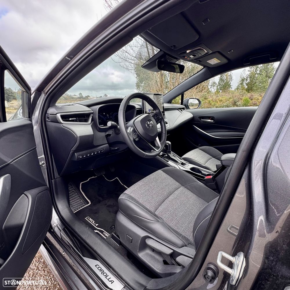 Toyota Corolla 1.8 Hybrid Exclusive - 9
