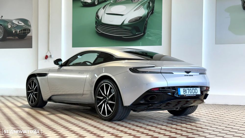 Aston Martin DB11 Coupé V8 - 4