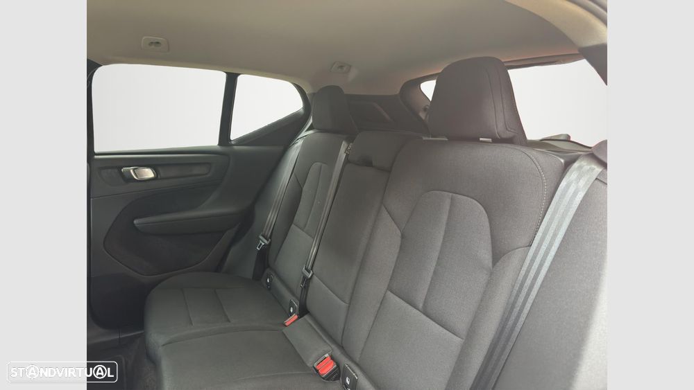 Volvo XC 40 2.0 B3 Essential - 17