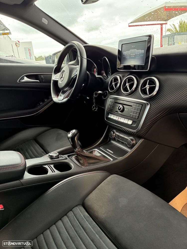 Mercedes-Benz A 200 d AMG Line - 11