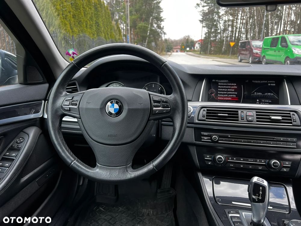 BMW Seria 5 525d xDrive Sport-Aut - 26
