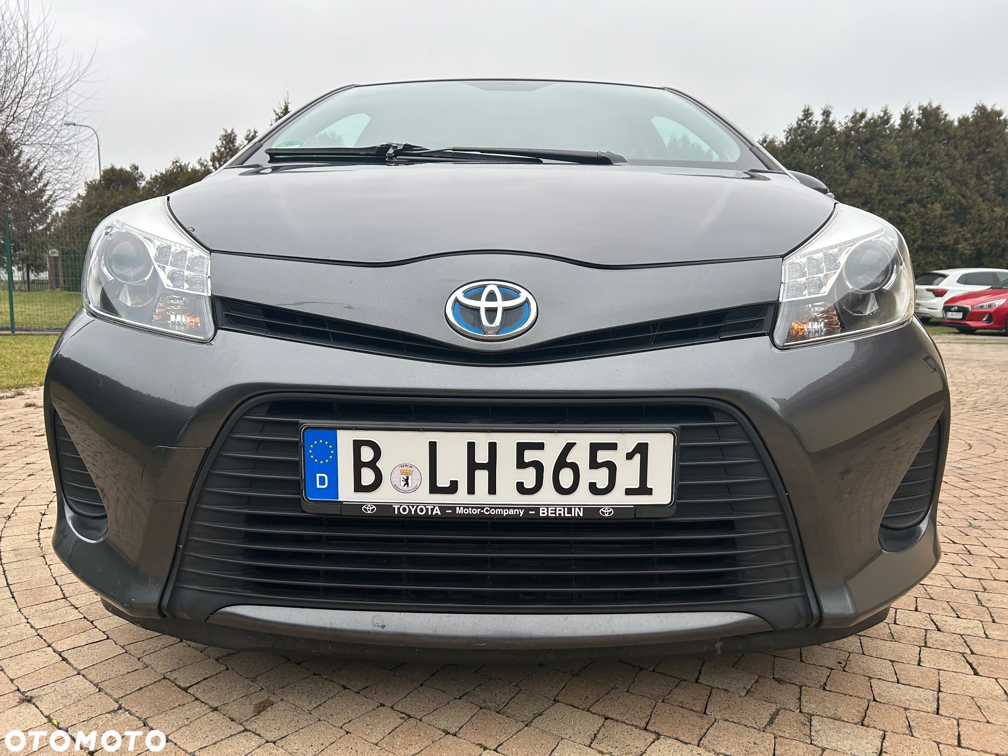 Toyota Yaris Hybrid 100 Active - 24