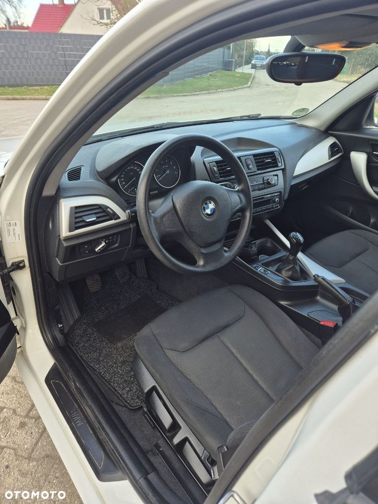 BMW Seria 1 114i - 6