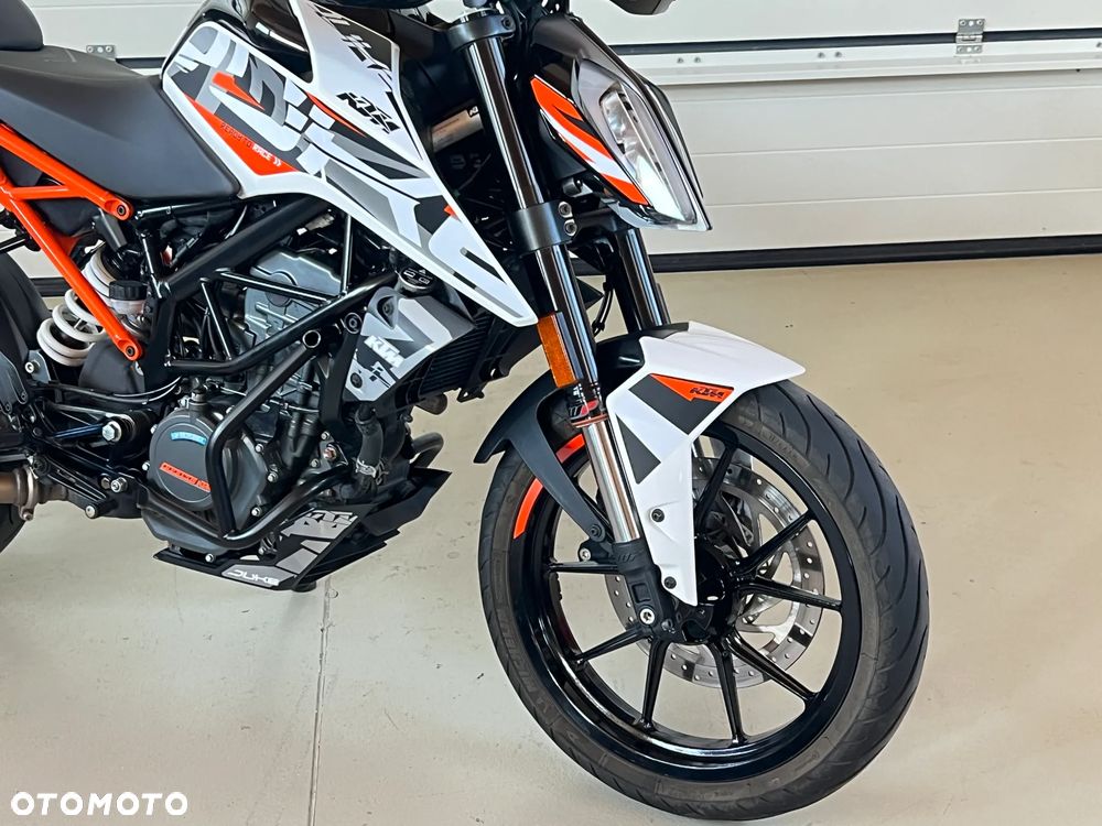 KTM Duke 125 - 18