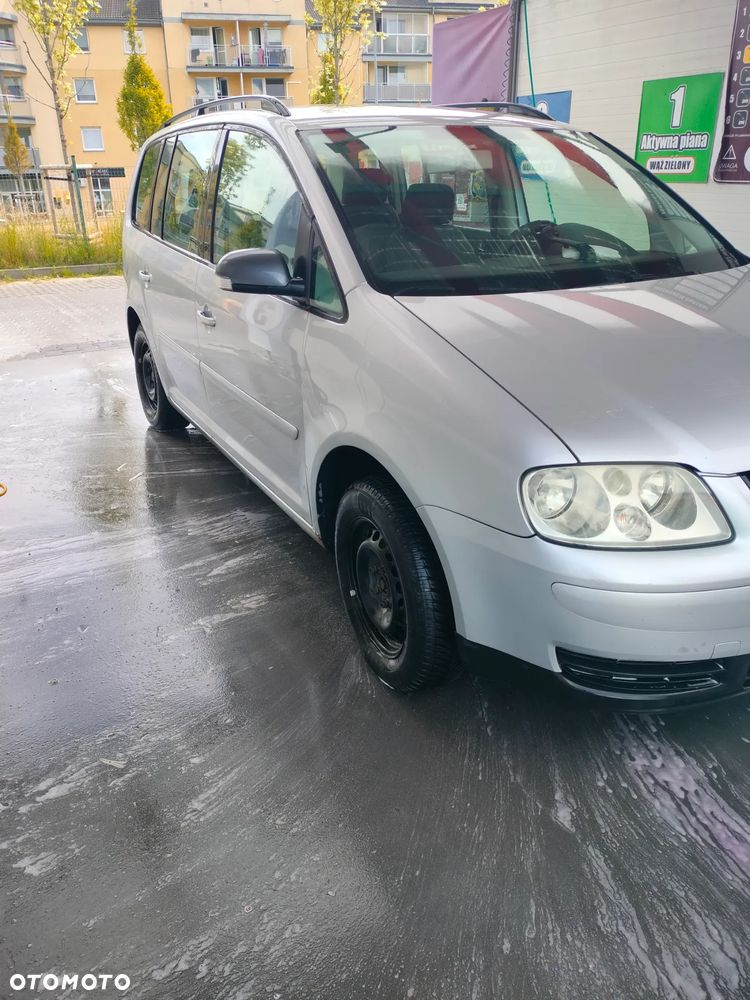 Volkswagen Touran 1.6 Basis - 2