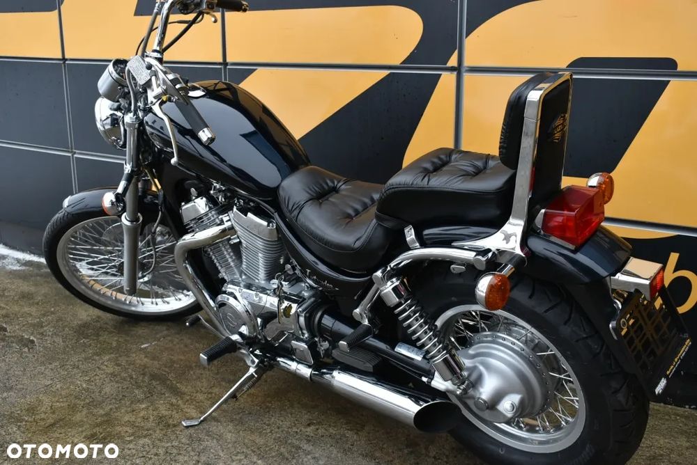 Suzuki Intruder - 15