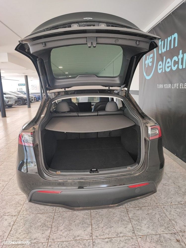 Tesla Model Y Long Range Dual Motor AWD - 6