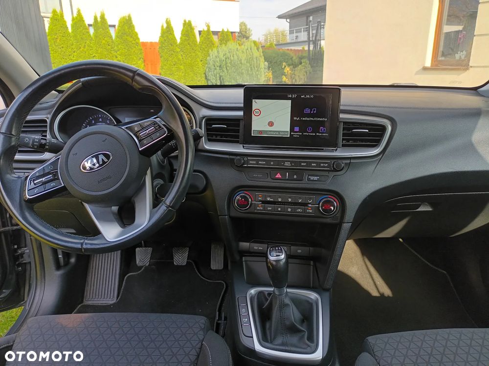 Kia Ceed - 25
