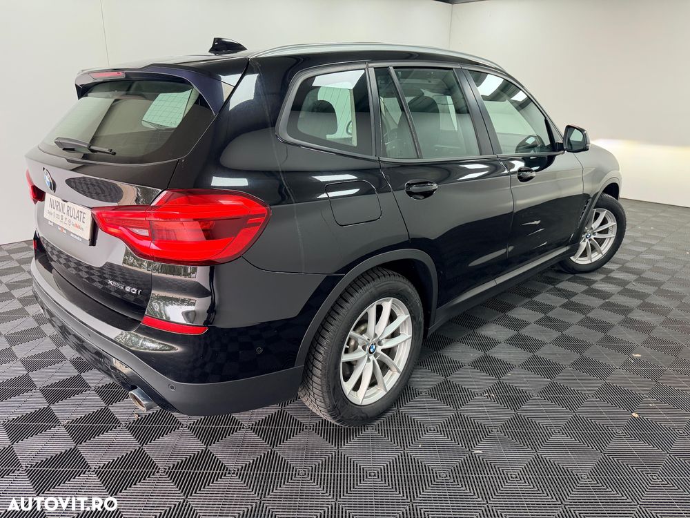 BMW X3 xDrive20i AT - 8