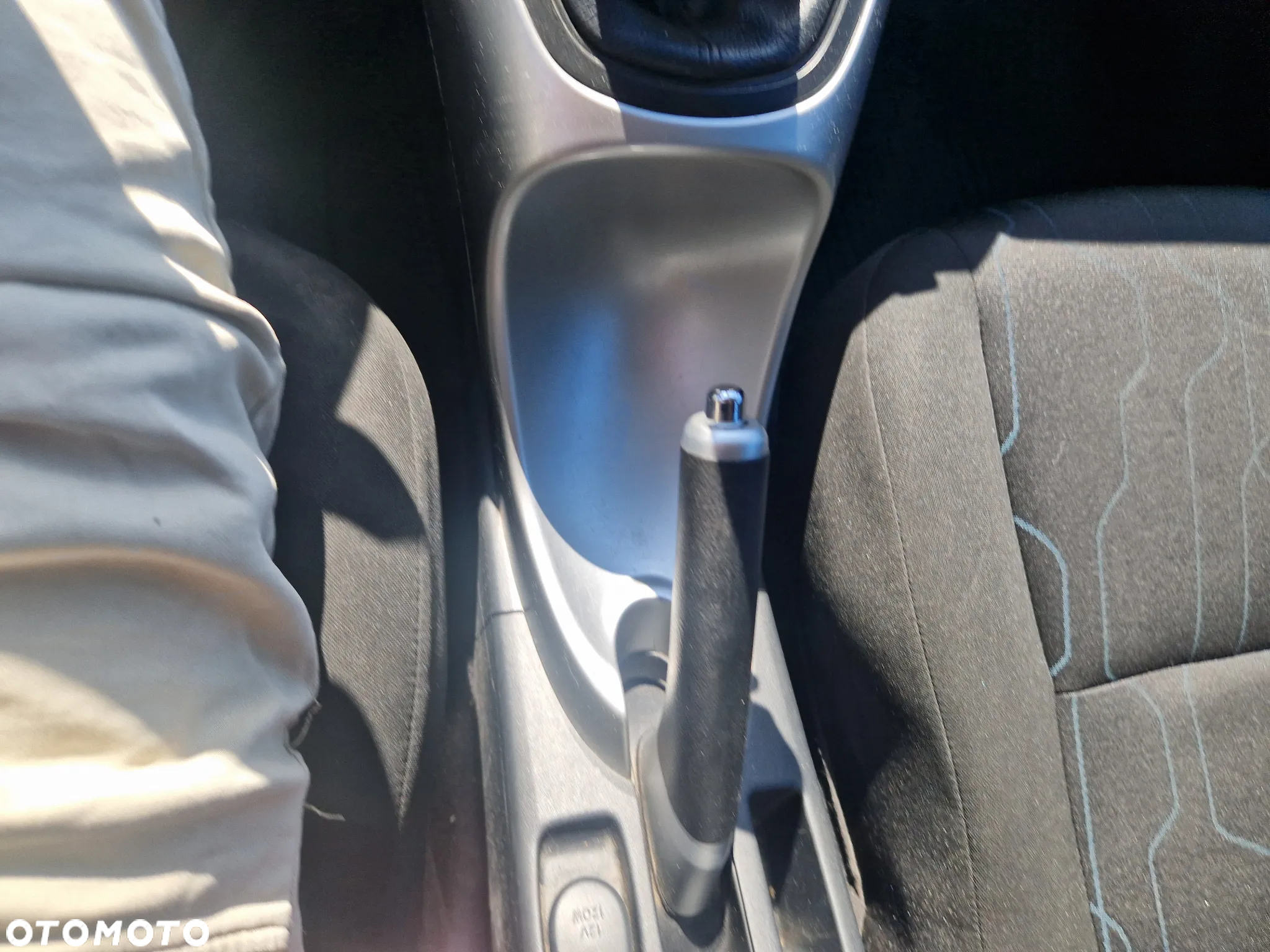 Toyota Auris 1.33 VVT-i Premium Comfort - 23