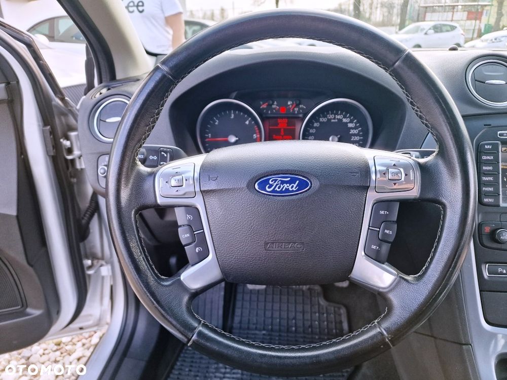 Ford Mondeo - 12