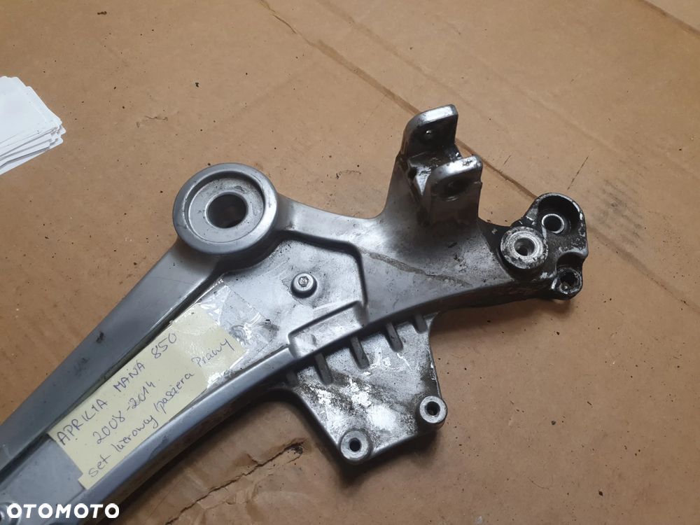 Aprilia Mana 850 (2008 - 2014) Set kierowcy pasażera prawy - 2