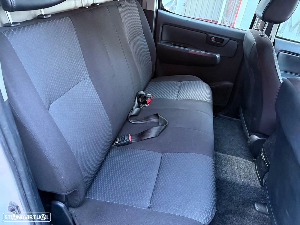 Toyota Hilux - 11