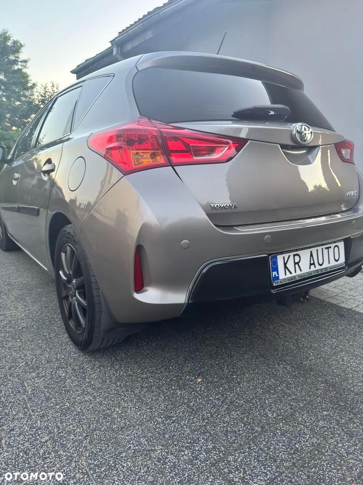 Toyota Auris 2.0 D-4D Prestige - 28