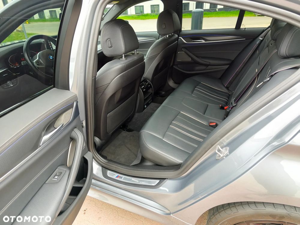 BMW Seria 5 540i xDrive mHEV M Sport sport - 17