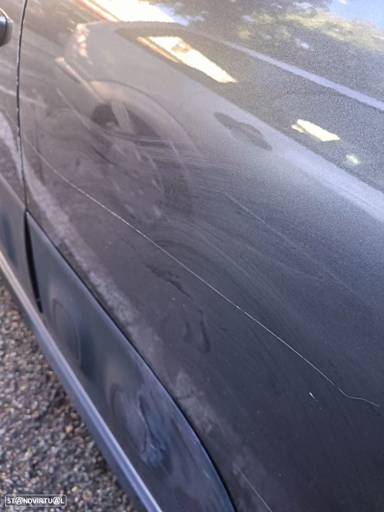 Citroën C3 1.2 PureTech Shine EAT6 - 24