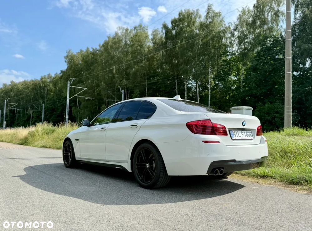 BMW Seria 5 520d M Sport - 8
