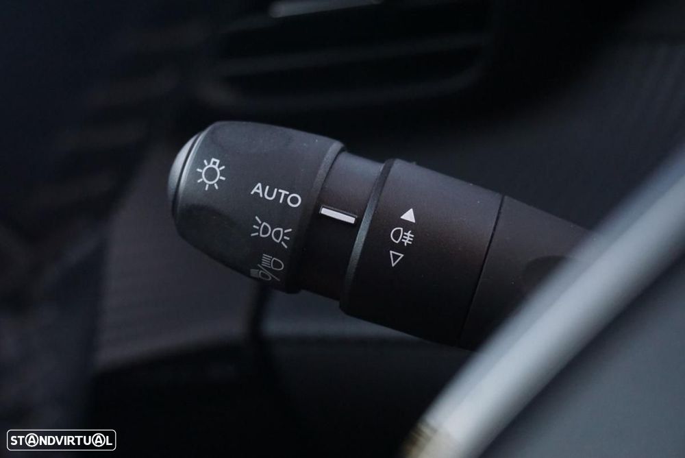 Peugeot e-208 50 kWh Active Pack - 28