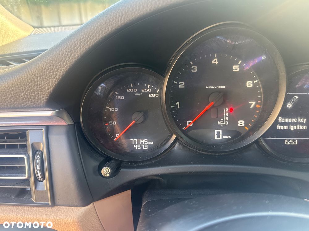 Porsche Macan Standard - 25