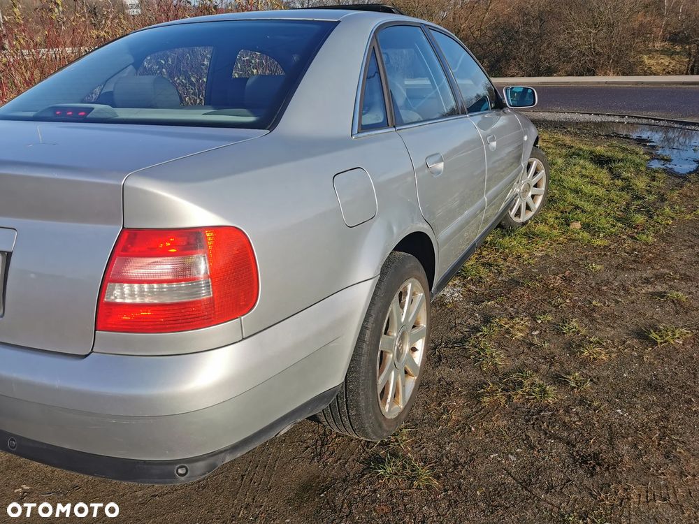 Audi A4 Limousine 2.4 Quattro - 20