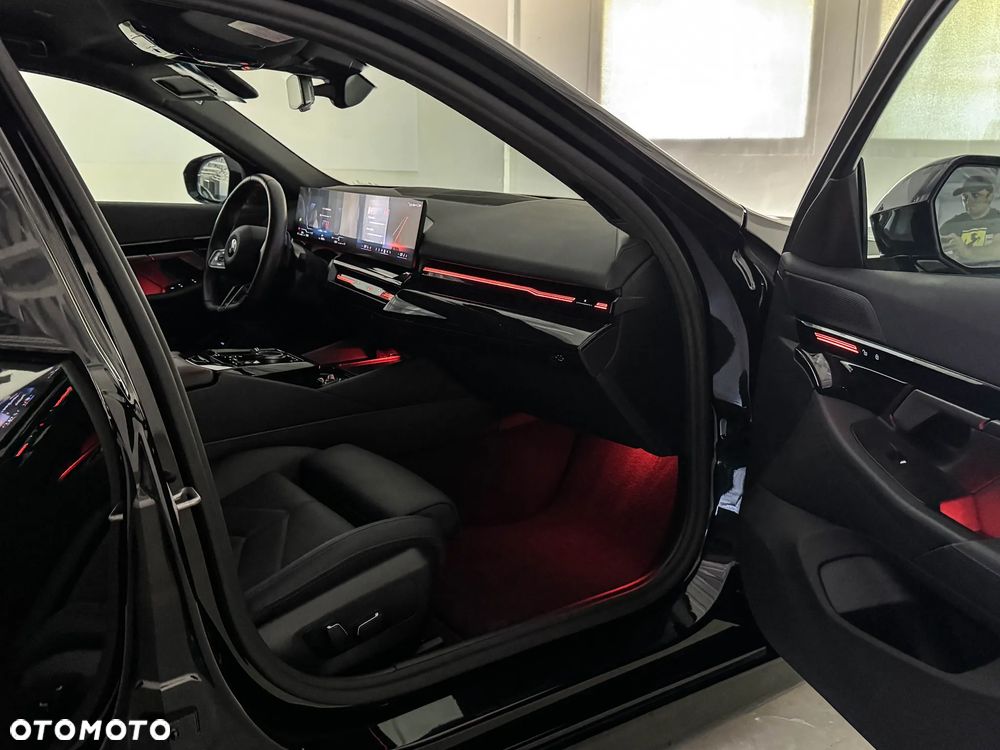 BMW Seria 5 520d M Sport sport - 25