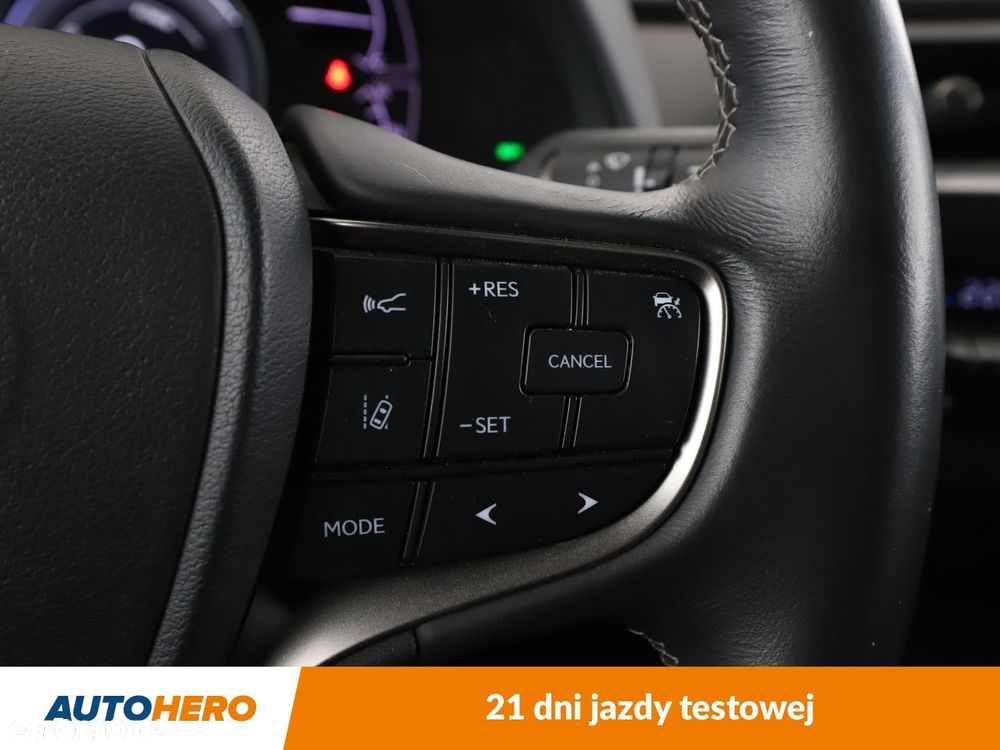 Lexus UX - 27