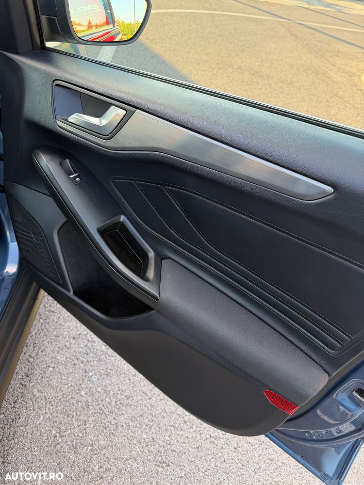 Ford Focus 1.0 EcoBoost MHEV Titanium X - 16