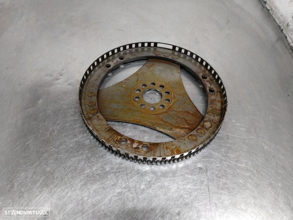 VOLANTE MOTOR VOLKSWAGEN TOUAREG 7LA - 1