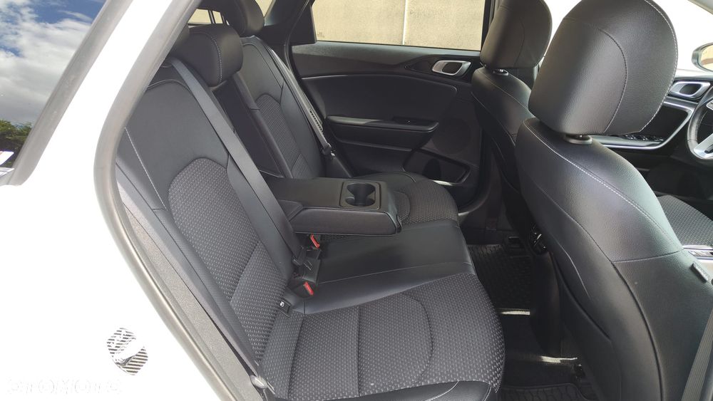 Kia Ceed 1.6 GDI PHEV Business Line DCT - 31