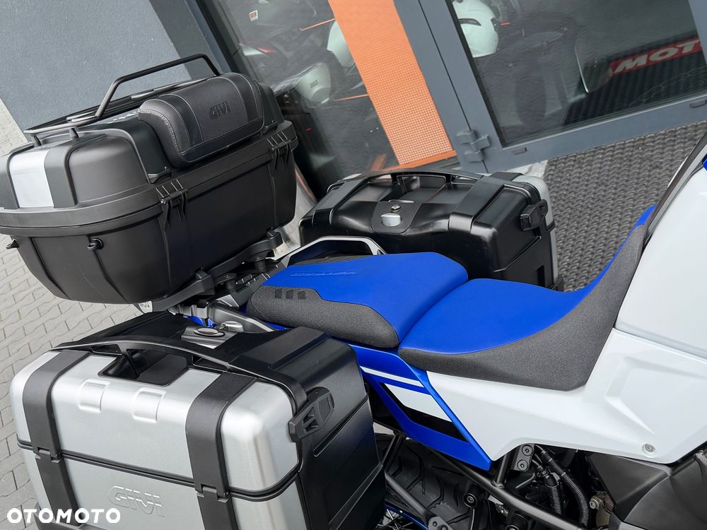 Suzuki V-STROM - 10