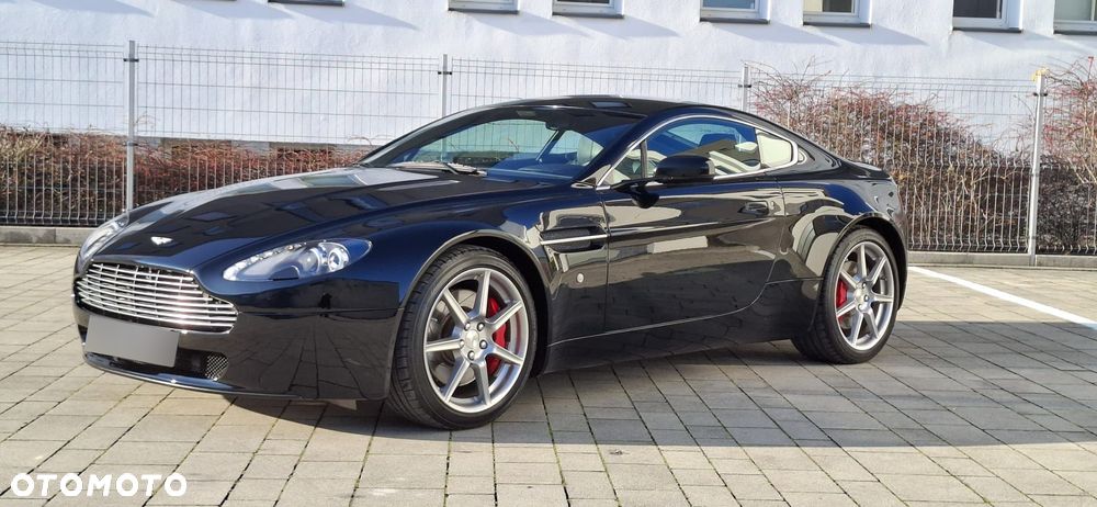 Aston Martin V8 Vantage - 14