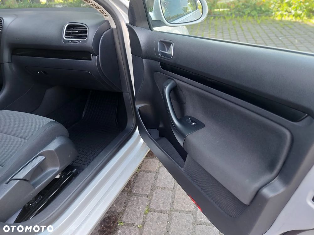 Volkswagen Golf 1.6 TDI DPF BlueMotion Technology Comfortline - 10